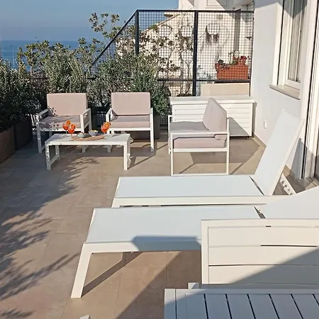 Апартаменты Penthouse Petroni 19 Бари