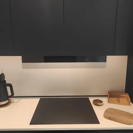 Penthouse Petroni 19