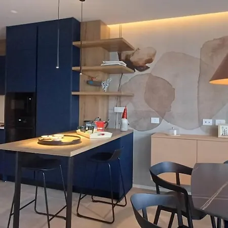 Penthouse Petroni 19 *