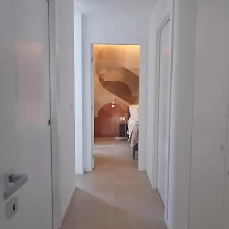 Penthouse Petroni 19 *