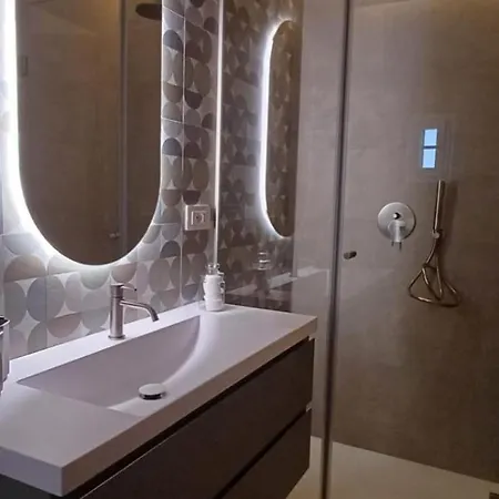 Lejlighed Penthouse Petroni 19 *