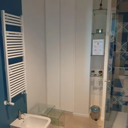 Penthouse Petroni 19