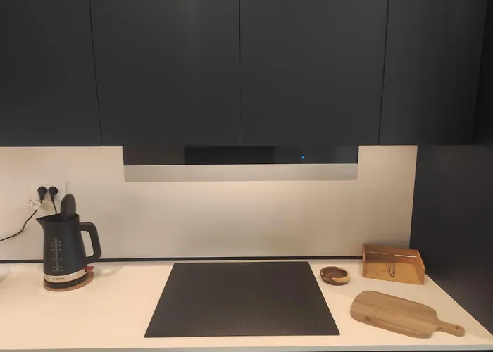 Penthouse Petroni 19