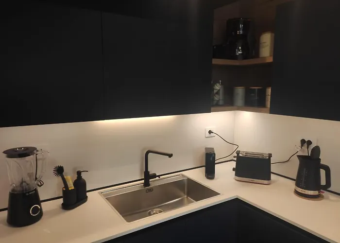 Penthouse Petroni 19 *