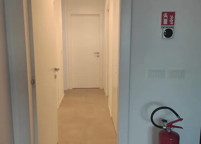 Penthouse Petroni 19